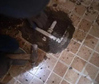 大石桥卫生间漏水维修公司为您分享下卫生间渗水如何处理及注意事项